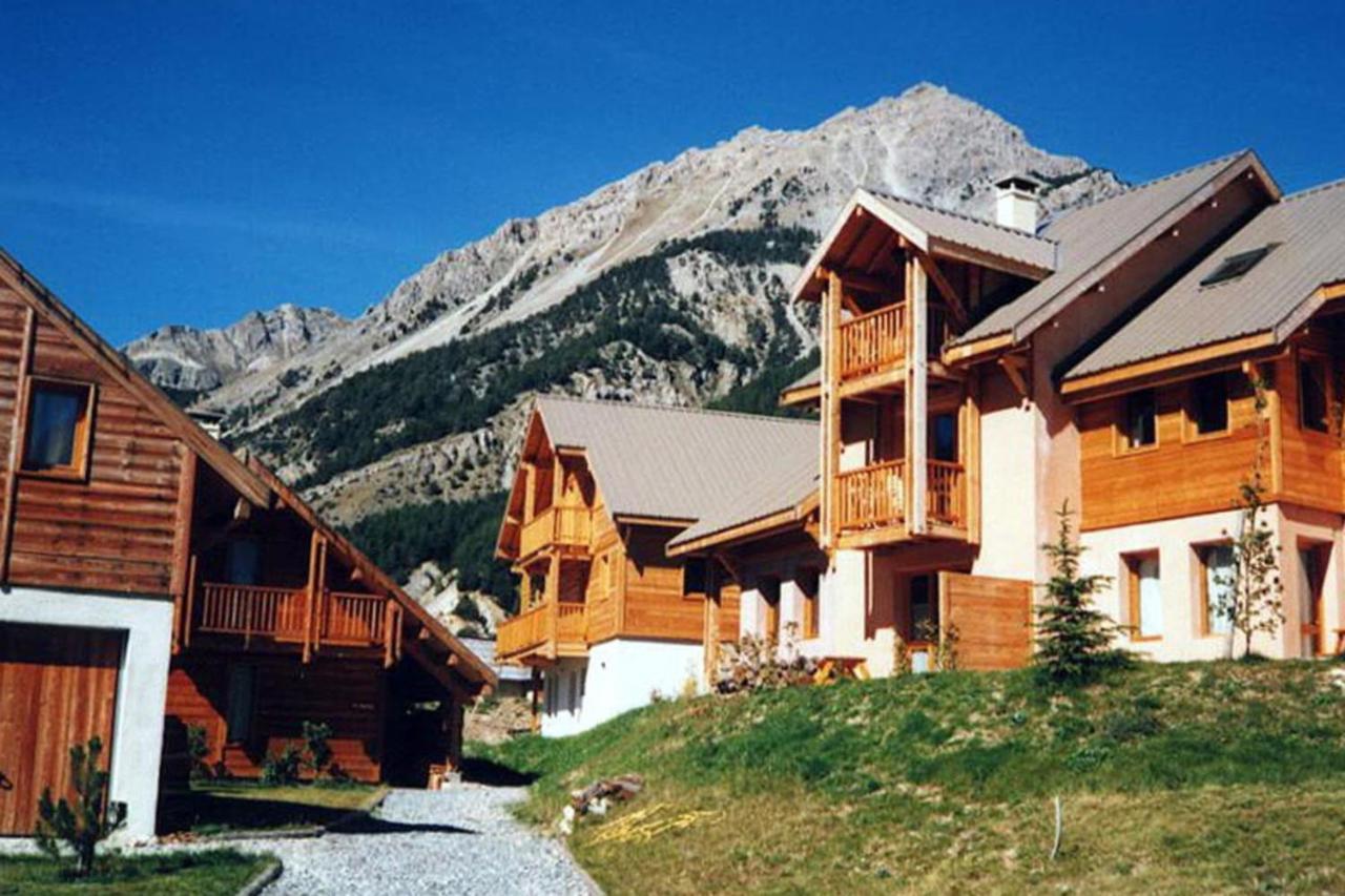 Le Barlet23 Pers Hameau Des Chazals Nevache Hautes Alpes Exteriör bild