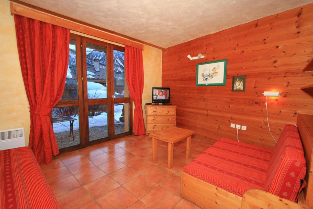 Le Barlet23 Pers Hameau Des Chazals Nevache Hautes Alpes Exteriör bild
