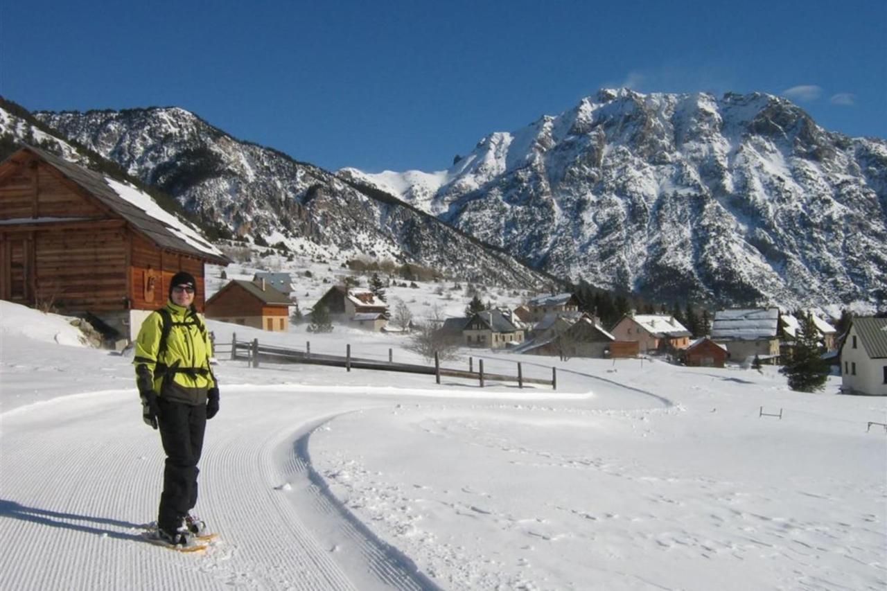 Le Barlet23 Pers Hameau Des Chazals Nevache Hautes Alpes Exteriör bild